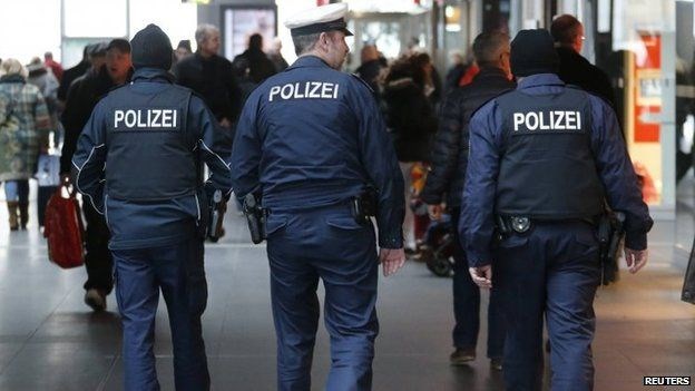 0101germanpolice01012016084005.jpg