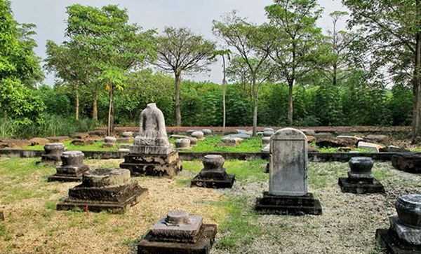 Khai quật mộ cổ tại Khu di tích quốc gia đặc biệt nhà Trần Khai quật mộ cổ tại Khu di tích quốc gia đặc biệt nhà Trần