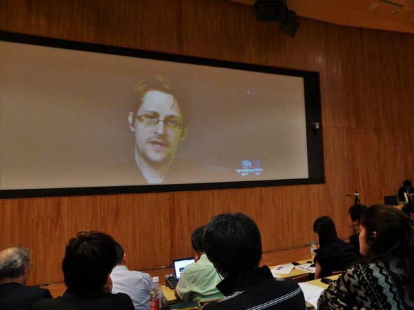Edward Snowden: Tất cả công dân Nhật Bản đều bị theo dõi Edward Snowden: Tất cả công dân Nhật Bản đều bị theo dõi