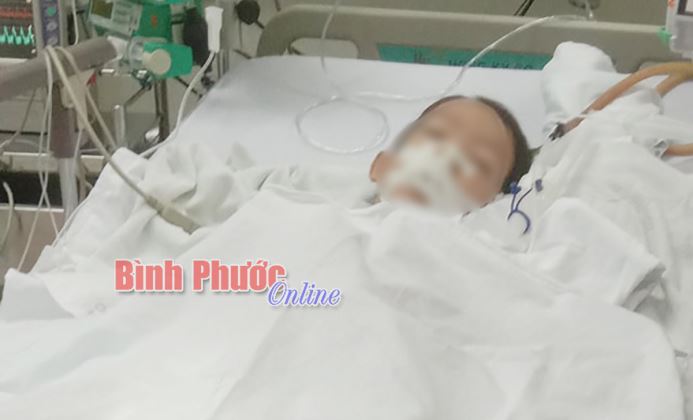 Bé trai 7 tuổi tử vong sau khi mổ lấy đinh nẹp tay do ngộ độc thuốc tê?