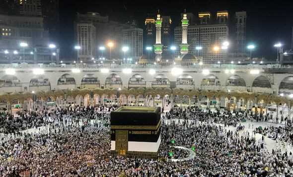 Qatar cáo buộc Saudi Arabia ngăn cản công dân hành hương tới Mecca Qatar cáo buộc Saudi Arabia ngăn cản công dân hành hương tới Mecca