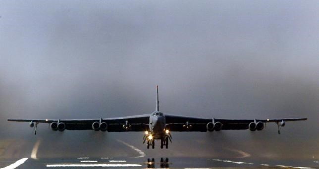 Mỹ triển khai máy bay ném bom B-52 tới Qatar để chống IS Mỹ triển khai máy bay ném bom B-52 tới Qatar để chống IS