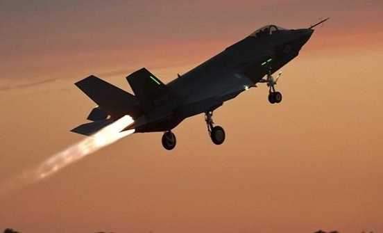 Bộ Quốc phòng Nhật Bản xác định máy bay tàng hình F-35 đã rơi Bộ Quốc phòng Nhật Bản xác định máy bay tàng hình F-35 đã rơi