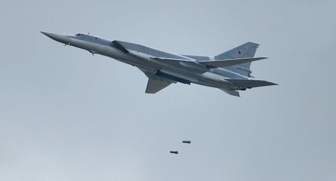 Sáu máy bay ném bom của Nga tấn công các mục tiêu IS ở Syria