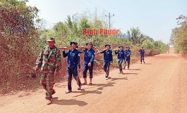 Hành trình tìm mộ đồng đội trên đất bạn Hành trình tìm mộ đồng đội trên đất bạn