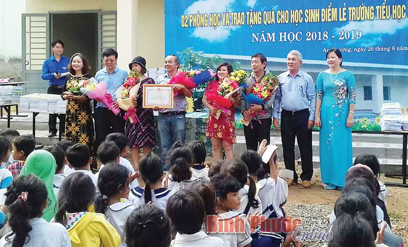 An Khương được tặng 2 phòng học