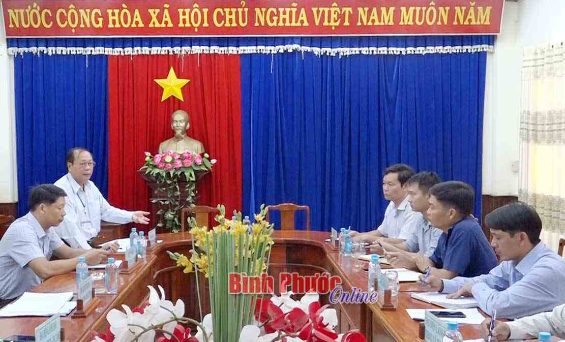 Tháo gỡ vướng mắc hệ thống mương dẫn dòng ven quốc lộ 14 Tháo gỡ vướng mắc hệ thống mương dẫn dòng ven quốc lộ 14
