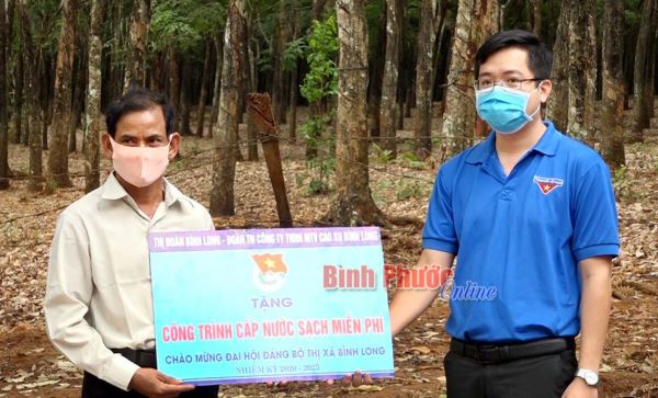 Bàn giao công trình nước sạch cho nhân dân Sóc Du Bàn giao công trình nước sạch cho nhân dân Sóc Du