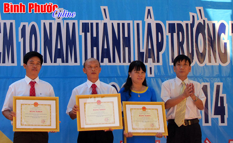 Trường THPT Nguyễn Khuyến kỷ niệm 10 năm thành lập