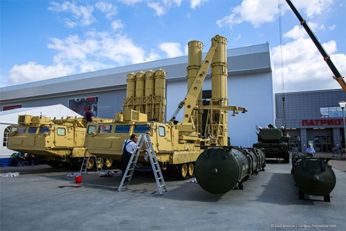 “S-300 lục quân” có đạn tên lửa đánh chặn mới “S-300 lục quân” có đạn tên lửa đánh chặn mới
