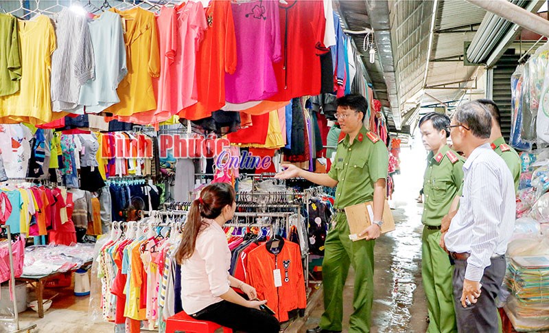 Mang bình yên tới mọi nhà Mang bình yên tới mọi nhà