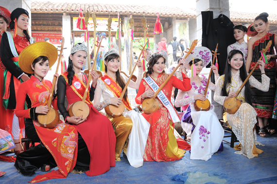 Nét độc đáo của trang phục dân tộc thiểu số Nét độc đáo của trang phục dân tộc thiểu số
