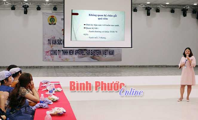 150 nữ công nhân được truyền thông về sức khỏe sinh sản