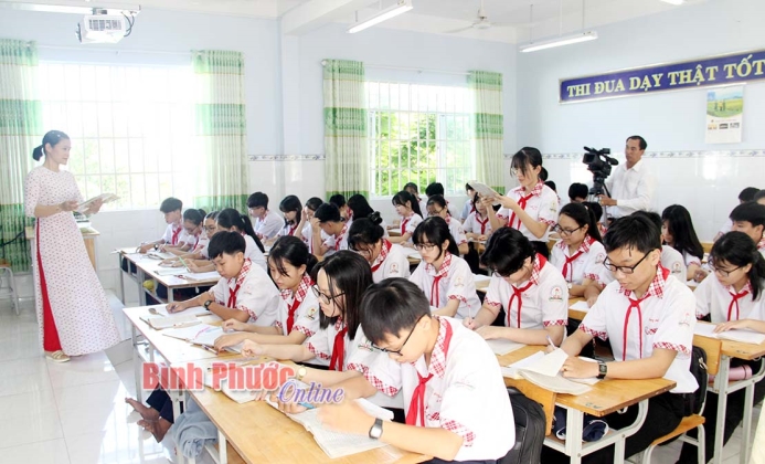 Công nhận 611 học sinh giỏi lớp 9 cấp tỉnh năm học 2019-2020 Công nhận 611 học sinh giỏi lớp 9 cấp tỉnh năm học 2019-2020