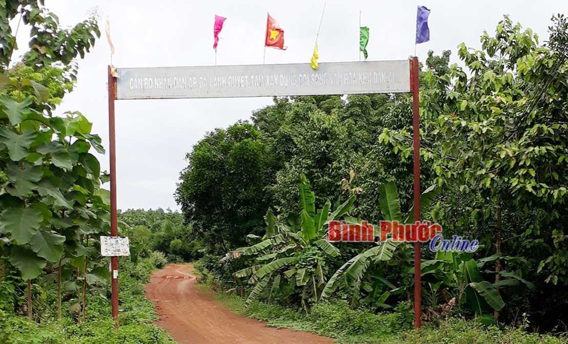 Cổng chào cần thay mới Cổng chào cần thay mới