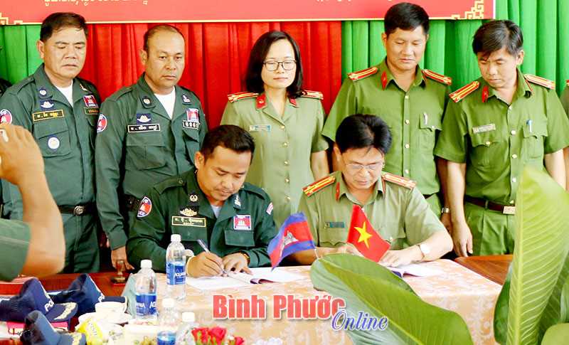 Công an 2 huyện Bù Gia Mập và Ô Răng hợp tác đảm bảo an ninh trật tự Công an 2 huyện Bù Gia Mập và Ô Răng hợp tác đảm bảo an ninh trật tự