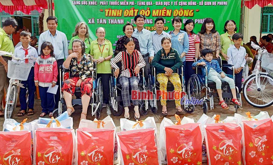 Hơn 600 hộ khó khăn, DTTS được khám bệnh miễn phí Hơn 600 hộ khó khăn, DTTS được khám bệnh miễn phí