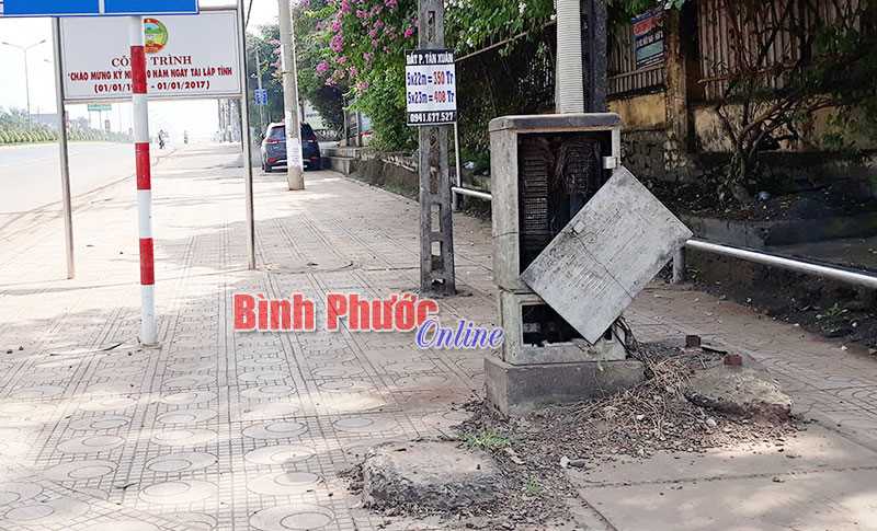 Hộp điện mất an toàn Hộp điện mất an toàn