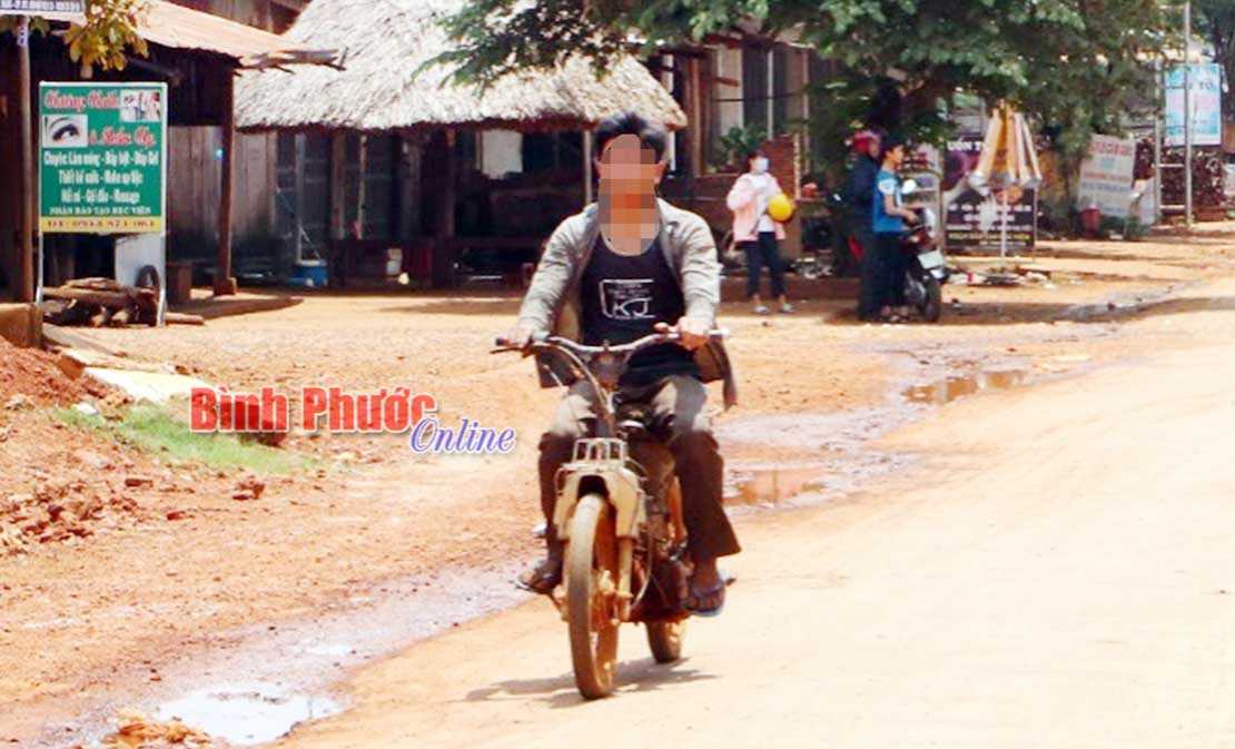 Chấn chỉnh việc đội mũ bảo hiểm