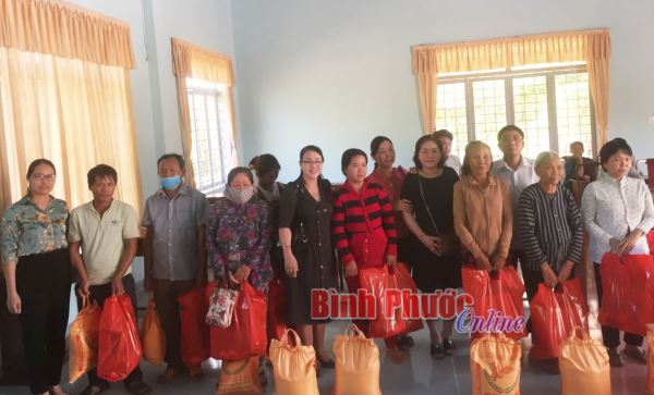 Những phần quà nghĩa tình Những phần quà nghĩa tình