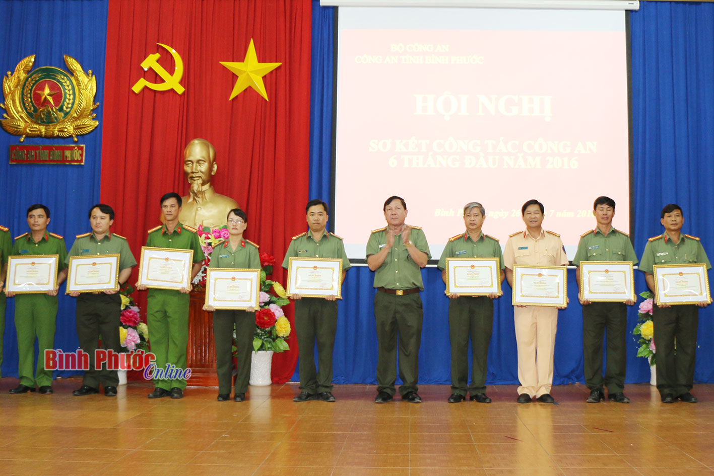6 tháng phát hiện 166 vụ vi phạm pháp luật về môi trường 6 tháng phát hiện 166 vụ vi phạm pháp luật về môi trường