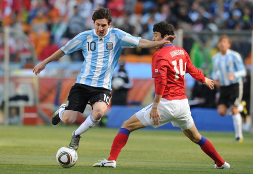 1276851605-world-cup-messi.jpg