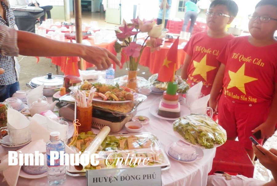 Ngày hội Gia đình hạnh phúc: Ẩm thực hướng về biển đảo Ngày hội Gia đình hạnh phúc: Ẩm thực hướng về biển đảo