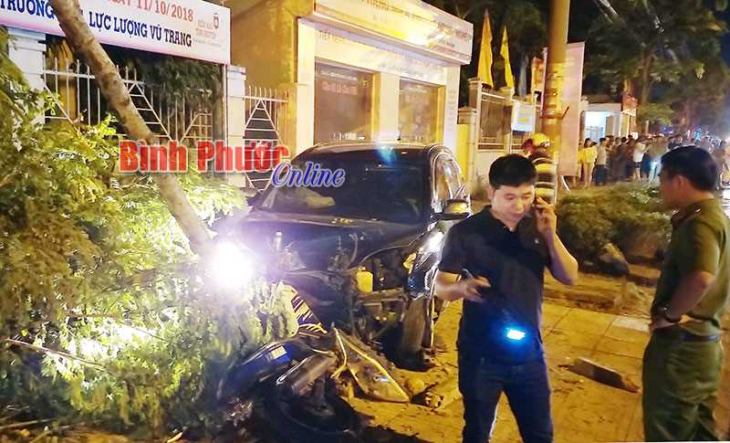 Điều tra nguyên nhân vụ TNGT làm 2 người bị thương Điều tra nguyên nhân vụ TNGT làm 2 người bị thương