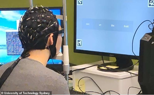 1312_helmet_1_16374313122023.jpeg