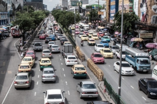 Khoảng cách tối thiểu giữa hai xe khi tham gia giao thông Khoảng cách tối thiểu giữa hai xe khi tham gia giao thông