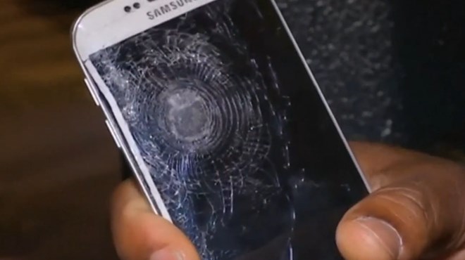 Thoát chết trong vụ khủng bố Paris nhờ điện thoại Samsung