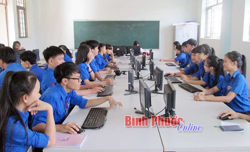 15 học sinh vào vòng chung kết cấp tỉnh cuộc thi “Giao thông học đường” 15 học sinh vào vòng chung kết cấp tỉnh cuộc thi “Giao thông học đường”