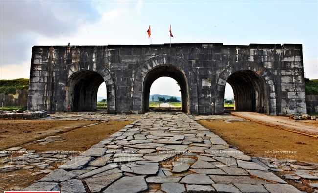Bí ẩn Di sản Thành đá nhà Hồ