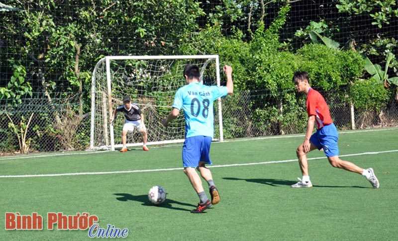 16 đội dự giải bóng đá mini công nhân lao động