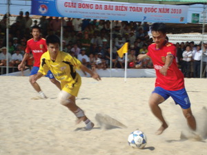 8 đội tranh tài Giải bóng đá bãi biển toàn quốc 2011