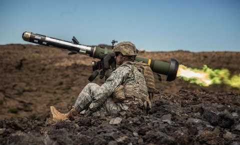 Tên lửa Javelin cung cấp cho Ukraine được thanh toán từ ngân sách Mỹ Tên lửa Javelin cung cấp cho Ukraine được thanh toán từ ngân sách Mỹ