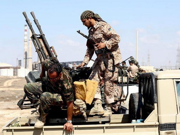 Lực lượng chính phủ Libya giành lại các vị trí chiến lược từ IS Lực lượng chính phủ Libya giành lại các vị trí chiến lược từ IS