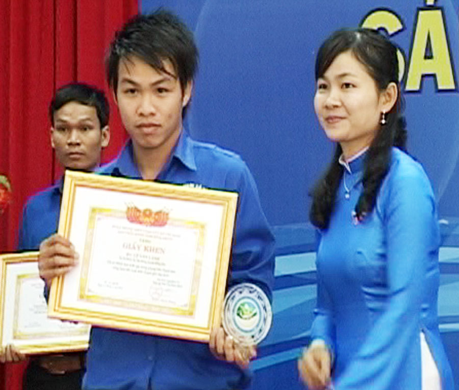 Những thanh niên dân tộc thiểu số làm kinh tế giỏi Những thanh niên dân tộc thiểu số làm kinh tế giỏi