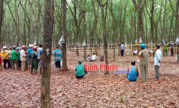 Người đàn ông tử vong trong tư thế treo cổ