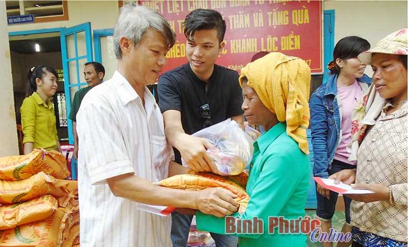200 phần quà tặng người nghèo xã Lộc Điền, Lộc Khánh 200 phần quà tặng người nghèo xã Lộc Điền, Lộc Khánh