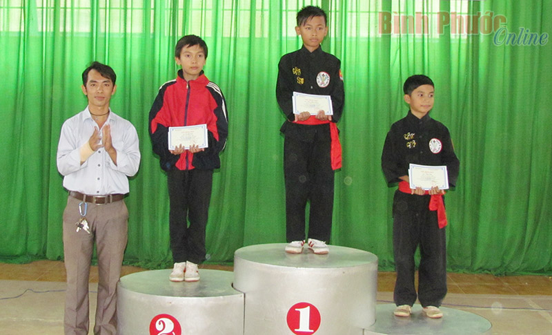 200 võ sinh tham gia giải võ cổ truyền Bình Long