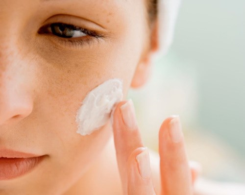Những lỗi thường gặp khi rửa mặt khiến da xấu đi