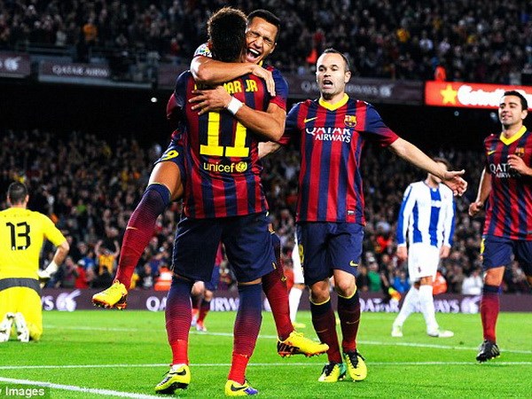 Barcelona nối dài mạch bất bại, Dortmund hủy diệt