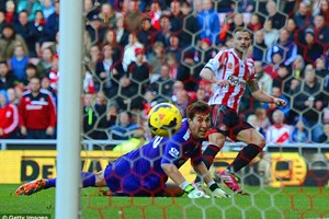 Sunderland tạo cơn địa chấn trước Manchester City