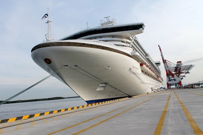 Tàu 5 sao Diamond Princess cập bến Tân Cảng-Cái Mép