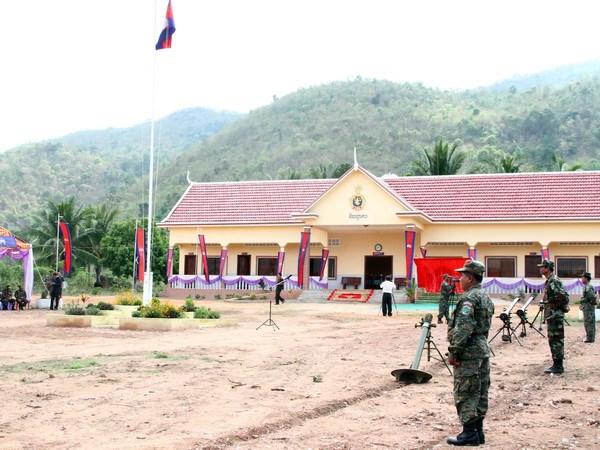 Quân đội Campuchia khánh thành công trình thứ 7 do Việt Nam viện trợ