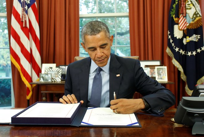 Tổng thống Mỹ Barack Obama ký ban hành luật ngân sách hai năm Tổng thống Mỹ Barack Obama ký ban hành luật ngân sách hai năm
