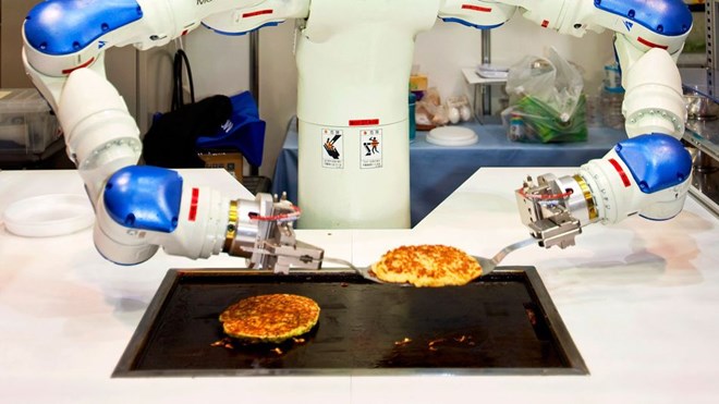 Robot tập thế chỗ con người trong hoạt động bán bánh pizza Robot tập thế chỗ con người trong hoạt động bán bánh pizza
