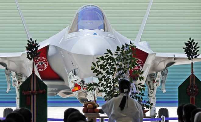 Nhật Bản ra mắt chiến đấu cơ F-35 đầu tiên lắp ráp trong nước Nhật Bản ra mắt chiến đấu cơ F-35 đầu tiên lắp ráp trong nước