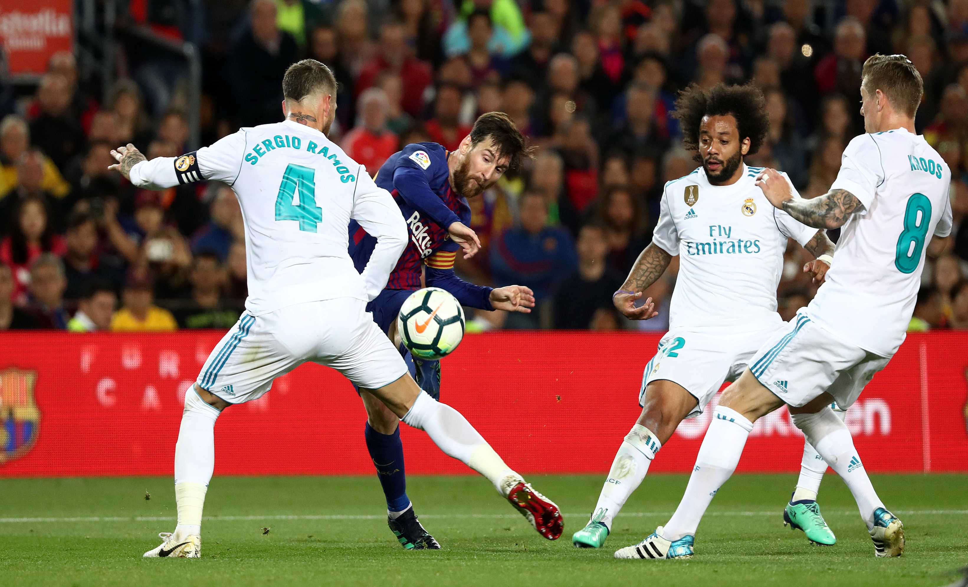 R.M cầm chân 10 người Barca tại Nou Camp R.M cầm chân 10 người Barca tại Nou Camp